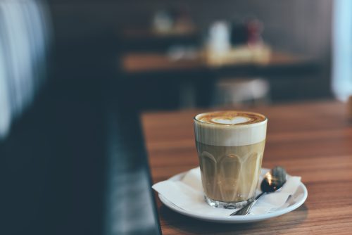 Jak zrobić cappuccino w domu jak profesjonalista? Odkryj sekrety idealnego włoskiego napoju